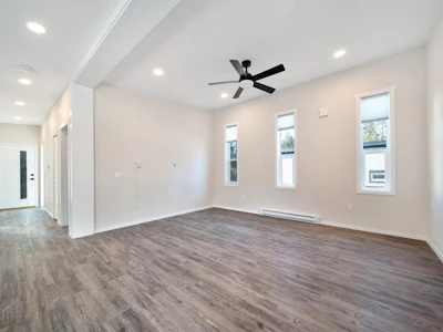 104-3499 Henry Road - 4
