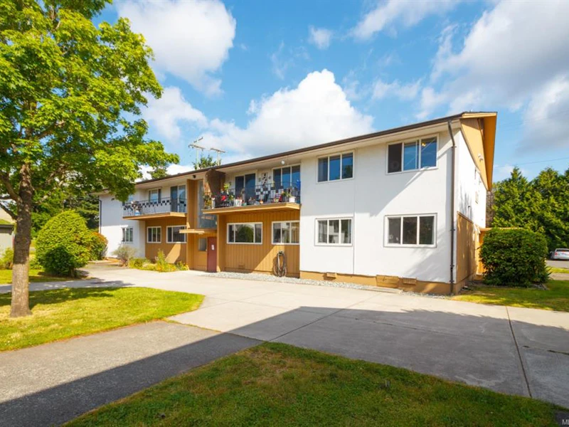434 W Burnside Road, Saanich BC V8Z 1M2