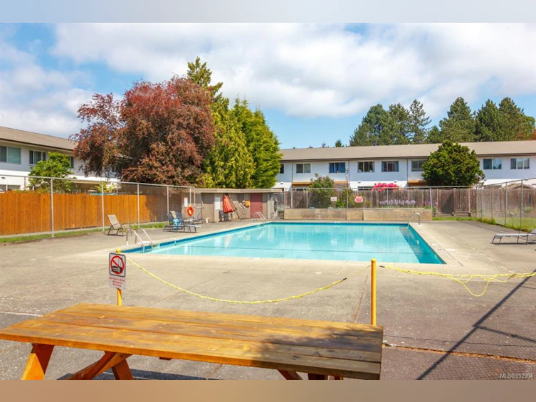 434 W Burnside Road, Saanich, BC, V8Z 1M2 - 27