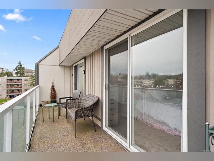 402-3240 Glasgow Avenue, Saanich, BC, V8X 1M2 - 16