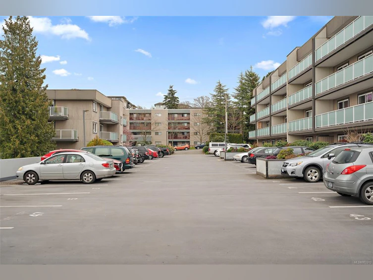 402-3240 Glasgow Avenue, Saanich, BC, V8X 1M2 - 21