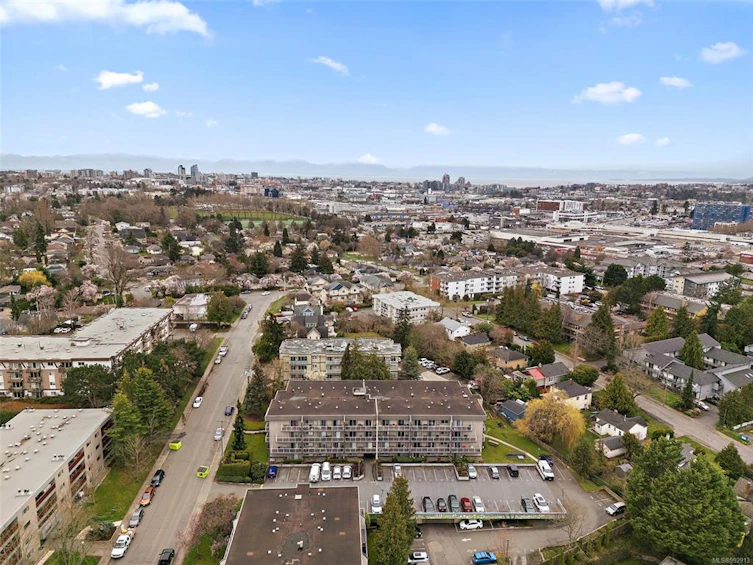 402-3240 Glasgow Avenue, Saanich, BC, V8X 1M2 - 22