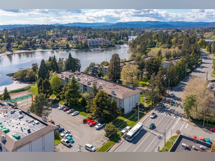 305-75 W Gorge Road, Saanich, BC, V9A 7A9 - 2