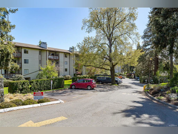 305-75 W Gorge Road, Saanich, BC, V9A 7A9 - 4