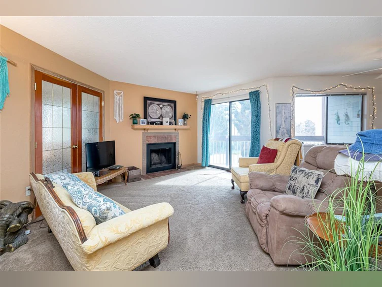 305-75 W Gorge Road, Saanich, BC, V9A 7A9 - 9