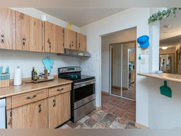 305-75 W Gorge Road, Saanich, BC, V9A 7A9 - 19