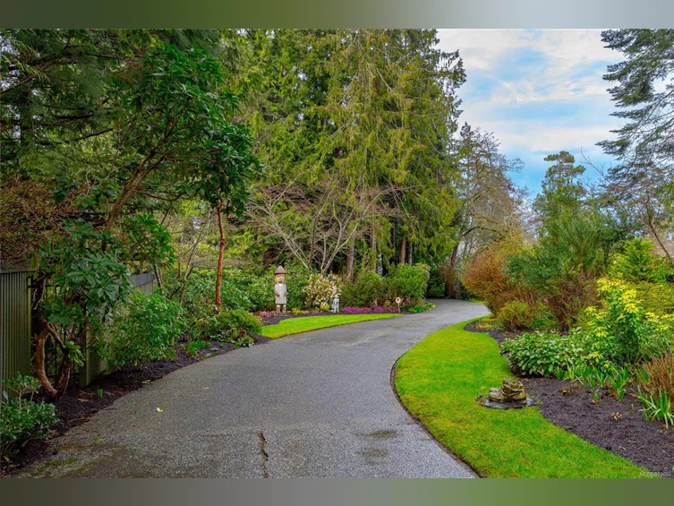 9660 Ardmore Drive, North Saanich, BC, V8L 5H5 - 9