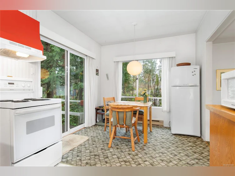 1471 Seaview Road, Black Creek, BC, V9J 1J6 - 11