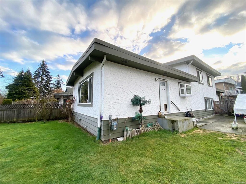 1001 Moyse Crescent, Nanaimo BC V9S 2G7