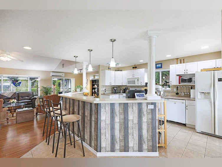 1901 St. Andrews Place, Courtenay, BC, V9N 9J4 - 5