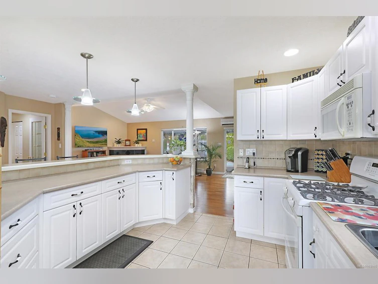1901 St. Andrews Place, Courtenay, BC, V9N 9J4 - 25
