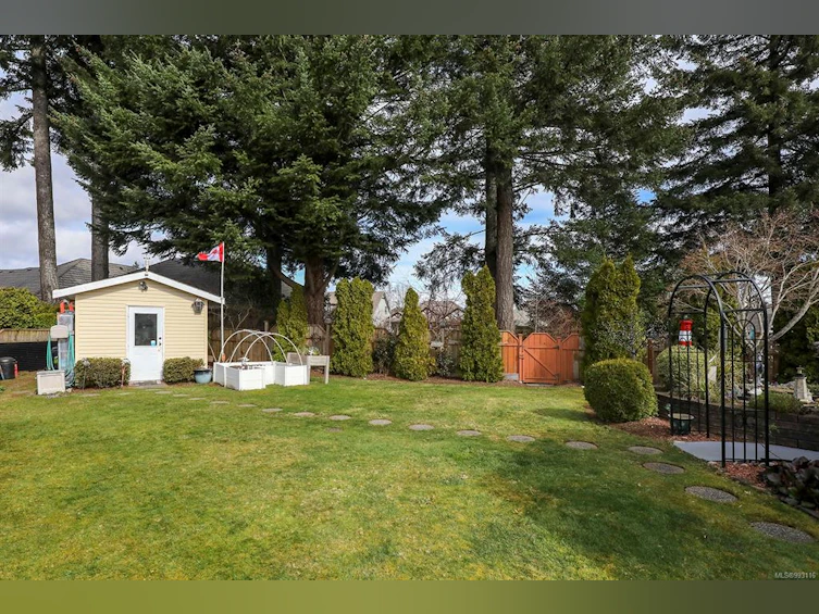 1901 St. Andrews Place, Courtenay, BC, V9N 9J4 - 40
