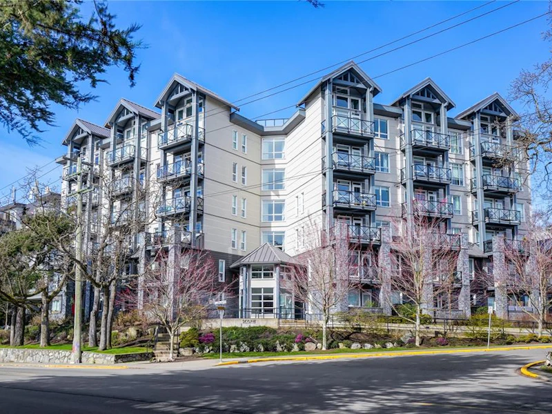 302 - 924 Esquimalt Road, Esquimalt BC V9A 3M8
