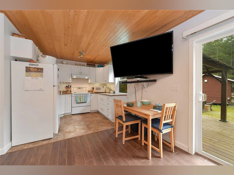 759 Charter Road, Mayne Island, BC, V0N 2J1 - 10