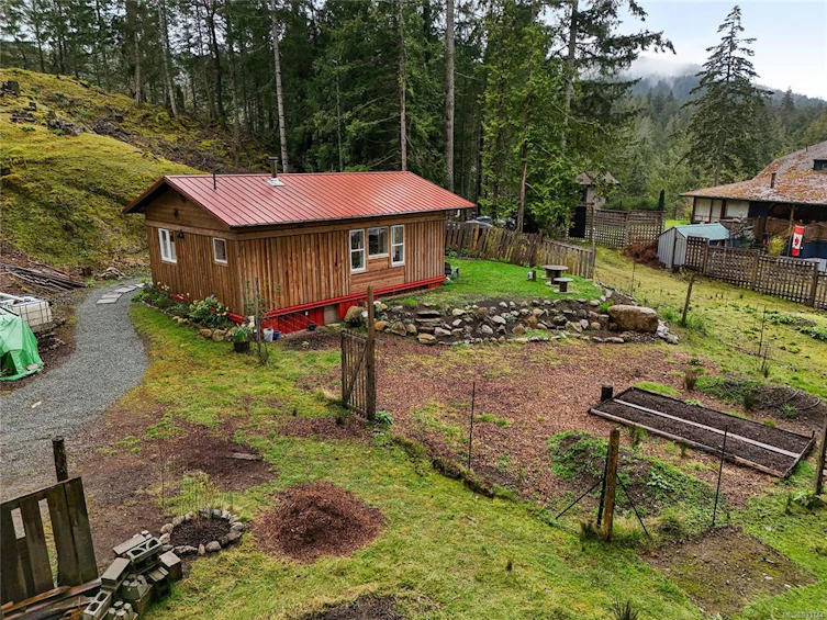 604 Fernhill Road, Mayne Island, BC, V0N 2J2 - 2