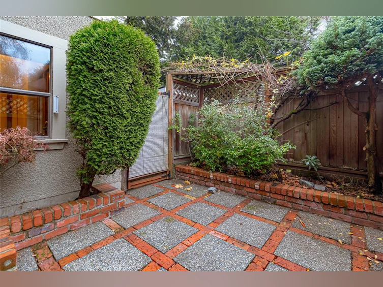 1144 Oscar Street, Victoria, BC, V8V 2X4 - 13