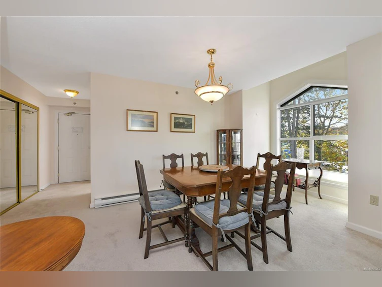 302-3969 Shelbourne Street, Saanich, BC, V8N 6J5 - 11