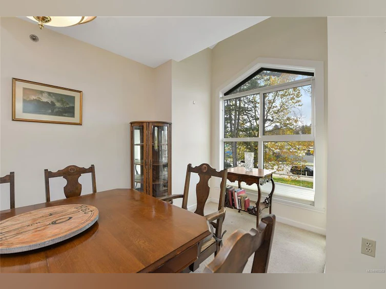 302-3969 Shelbourne Street, Saanich, BC, V8N 6J5 - 12