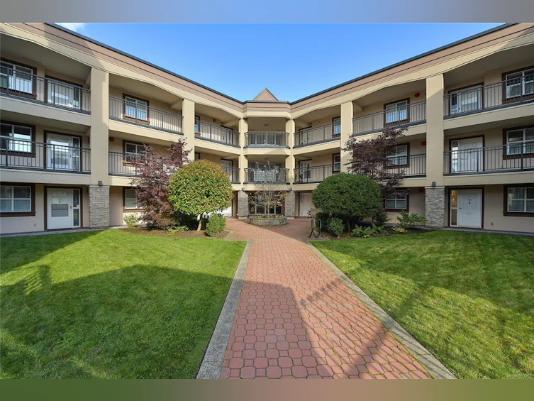 302-3969 Shelbourne Street, Saanich, BC, V8N 6J5 - 43