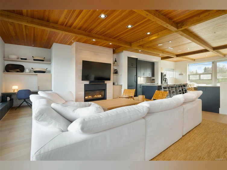 406-368 Main Street, Tofino, BC, V0R 2Z0 - 7