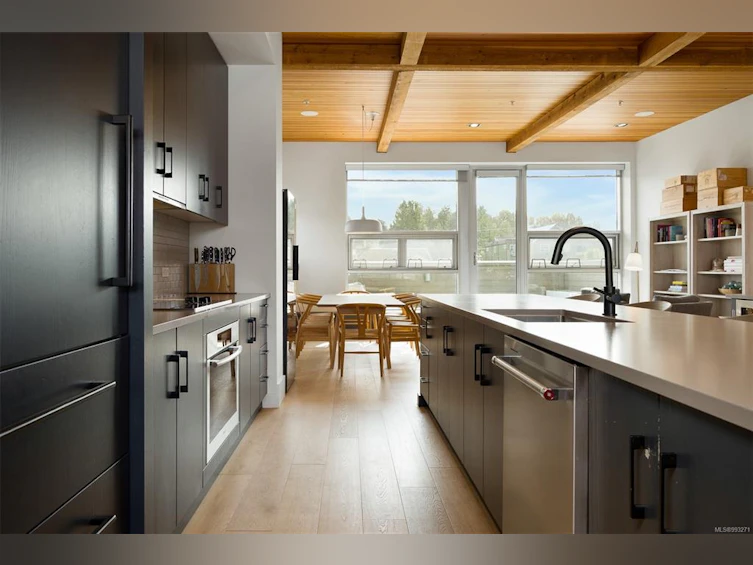 406-368 Main Street, Tofino, BC, V0R 2Z0 - 11