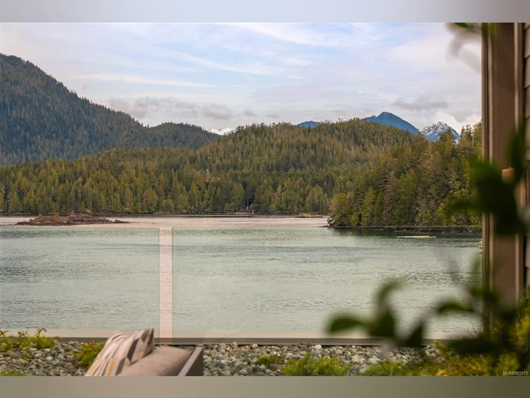406-368 Main Street, Tofino, BC, V0R 2Z0 - 2