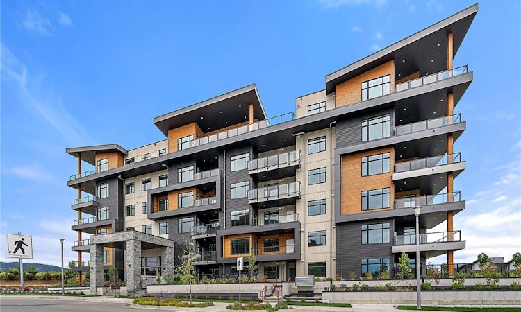 209-2520 Hackett Crescent