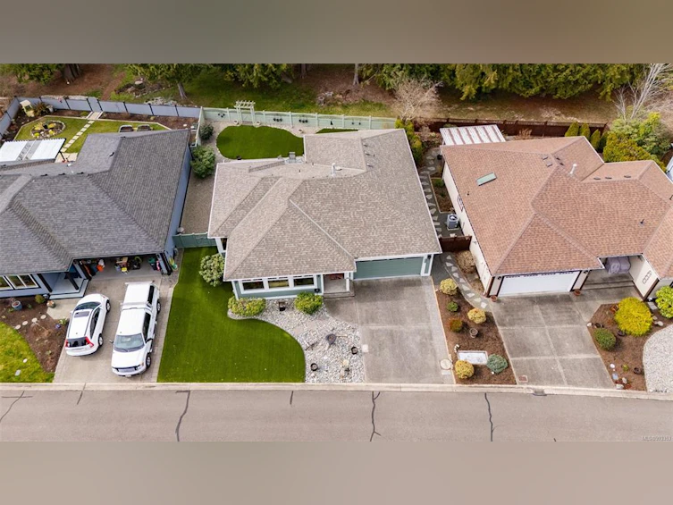 514 Seaward Way, Qualicum Beach, BC, V9K 1T8 - 11