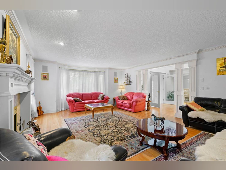 757 Claremont Avenue, Saanich, BC, V8Y 1J9 - 6