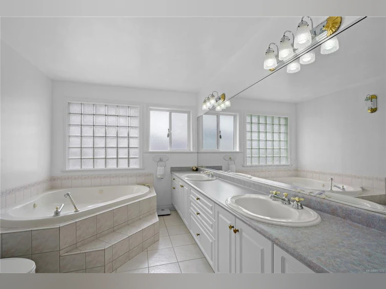757 Claremont Avenue, Saanich, BC, V8Y 1J9 - 23