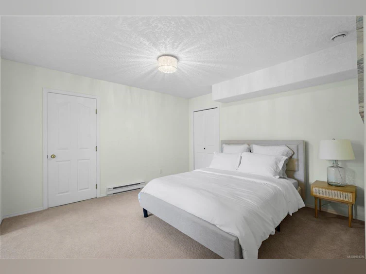 757 Claremont Avenue, Saanich, BC, V8Y 1J9 - 31