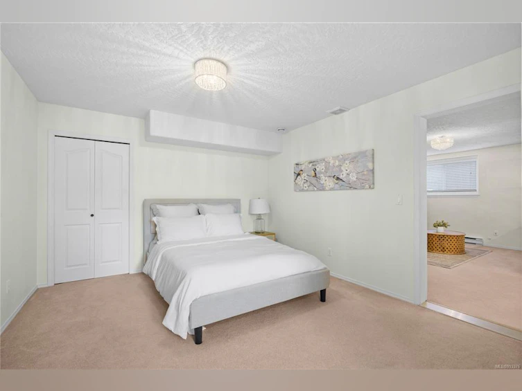 757 Claremont Avenue, Saanich, BC, V8Y 1J9 - 32