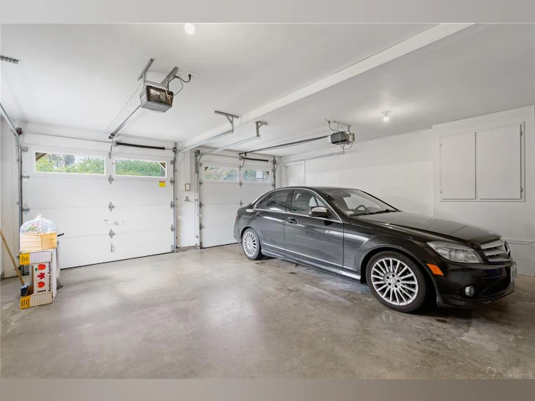 757 Claremont Avenue, Saanich, BC, V8Y 1J9 - 43
