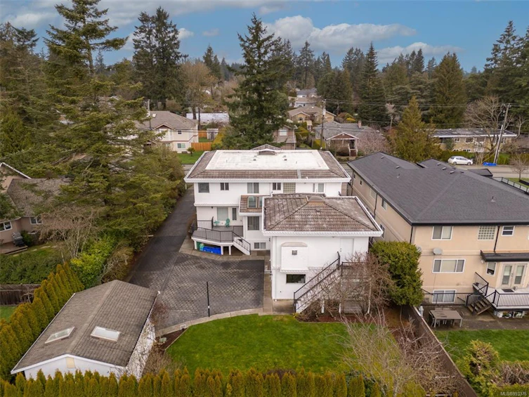 757 Claremont Avenue, Saanich, BC, V8Y 1J9 - 45
