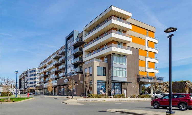 506-967 Whirlaway Crescent