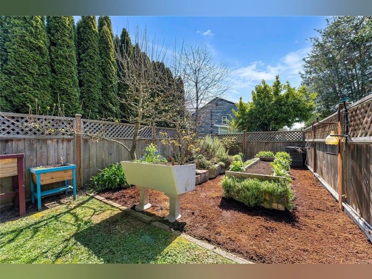 1456 Thurlow Road, Victoria, BC, V8S 1L9 - 6