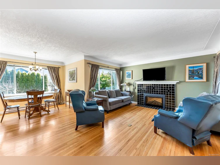 1456 Thurlow Road, Victoria, BC, V8S 1L9 - 11