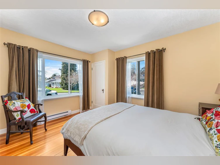 1456 Thurlow Road, Victoria, BC, V8S 1L9 - 15