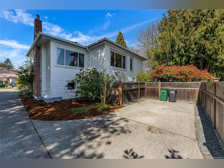 1456 Thurlow Road, Victoria, BC, V8S 1L9 - 35