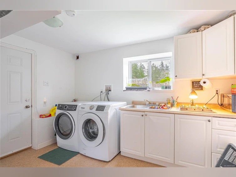 1235 Marin Park Close, Central Saanich, BC, V8M 1G7 - 32