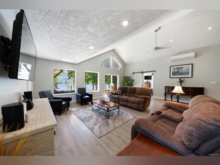 9380 Creekside Drive, Lake Cowichan, BC, V0R 3E1 - 18
