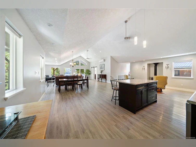 9380 Creekside Drive, Lake Cowichan, BC, V0R 3E1 - 23