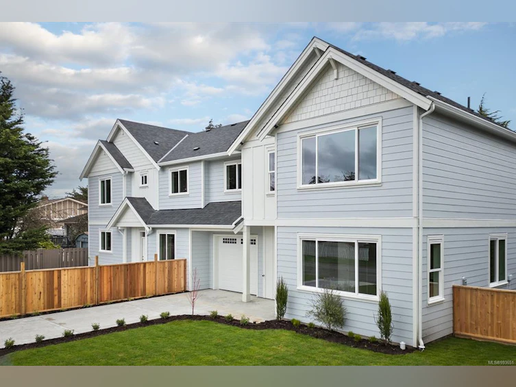 2313 Calvin Avenue, Sidney, BC, V8L 3P9 - 2