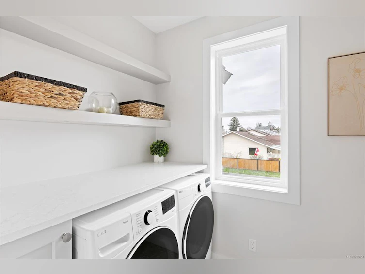 2313 Calvin Avenue, Sidney, BC, V8L 3P9 - 23