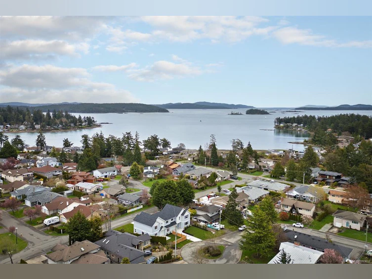 2313 Calvin Avenue, Sidney, BC, V8L 3P9 - 31