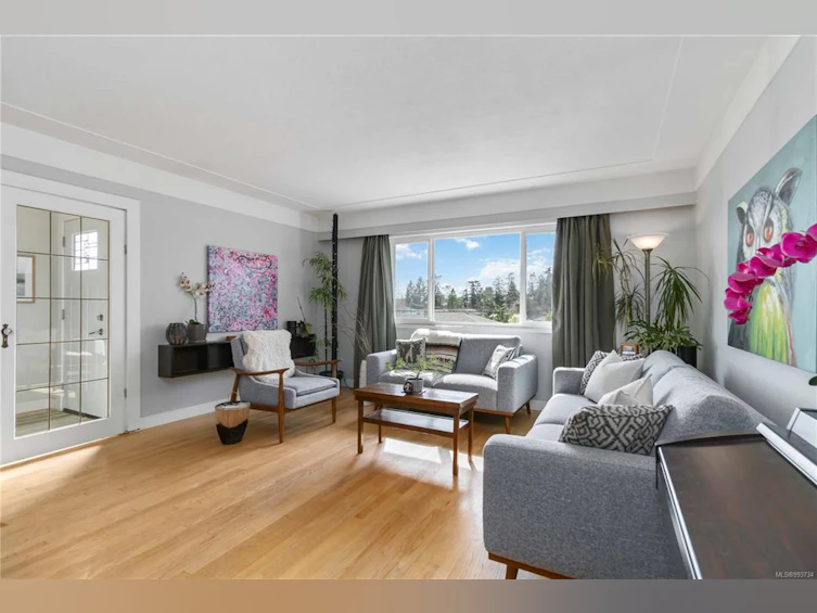 3925 S Raymond Street, Saanich, BC, V8Z 4K7 - 4