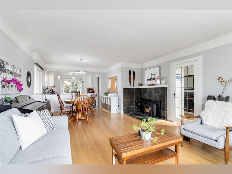3925 S Raymond Street, Saanich, BC, V8Z 4K7 - 5