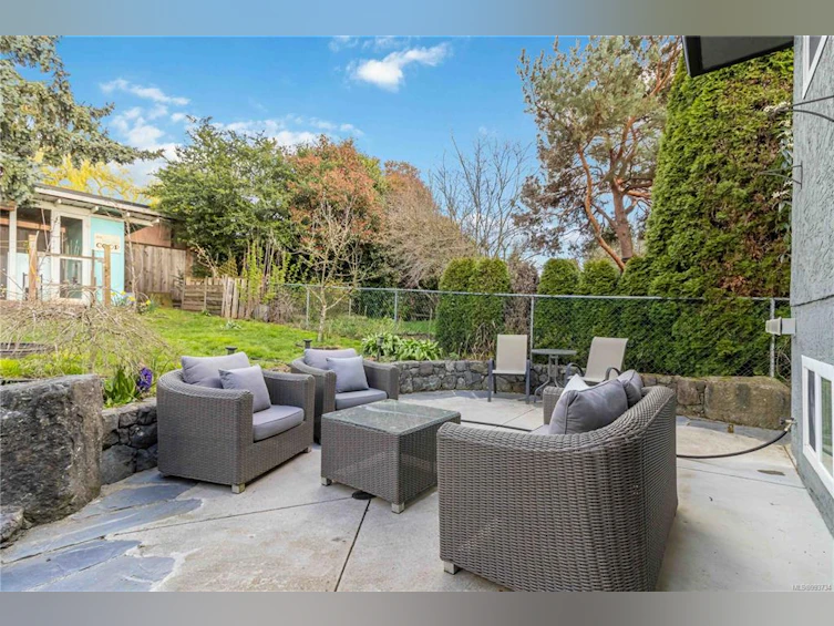 3925 S Raymond Street, Saanich, BC, V8Z 4K7 - 26