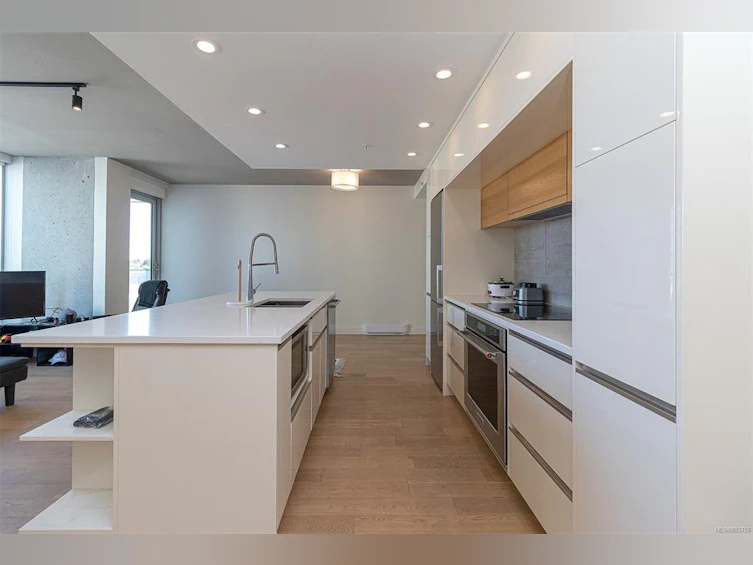711-989 Johnson Street, Victoria, BC, V8V 0E3 - 11