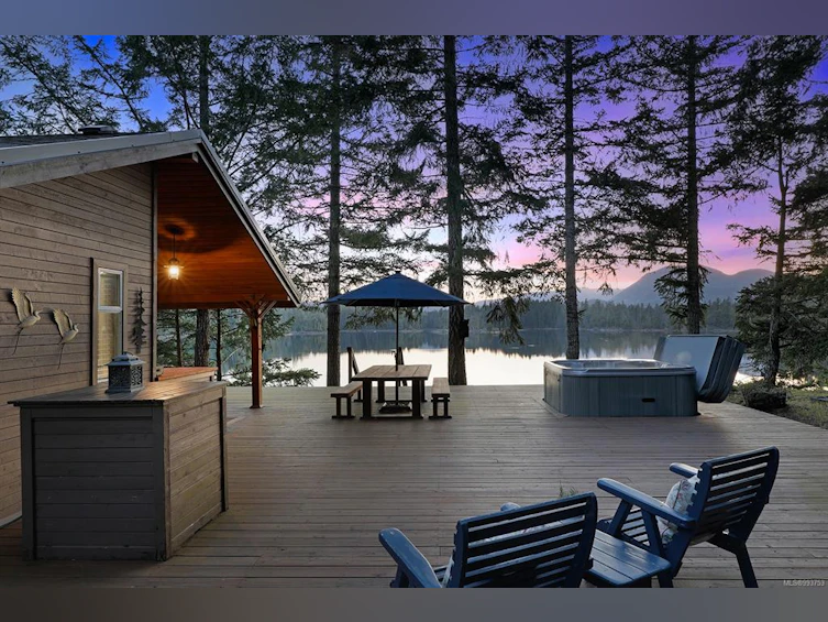 1120 Spider Lake Road, Qualicum Beach, BC, V9K 2L7 - 2